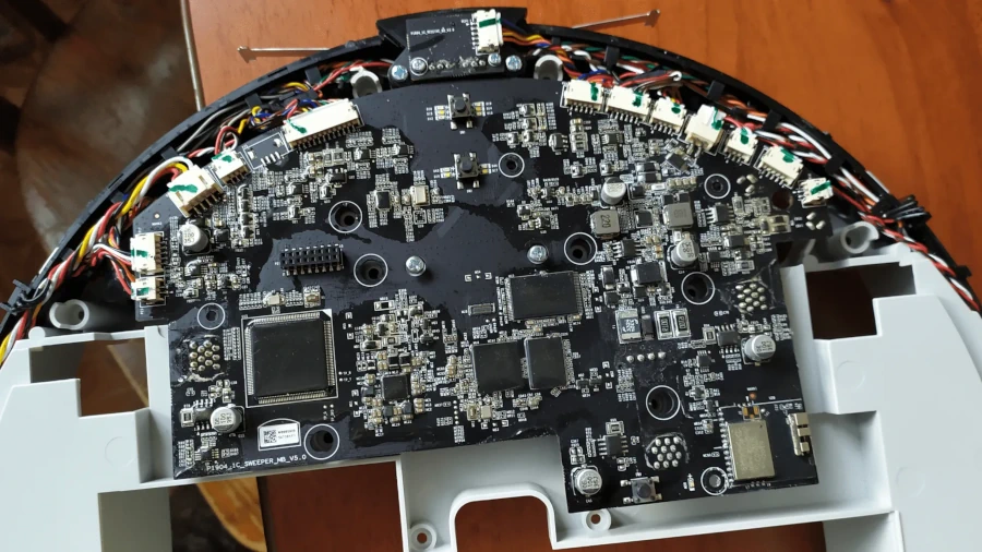 Ремонт платы робота пылесоса