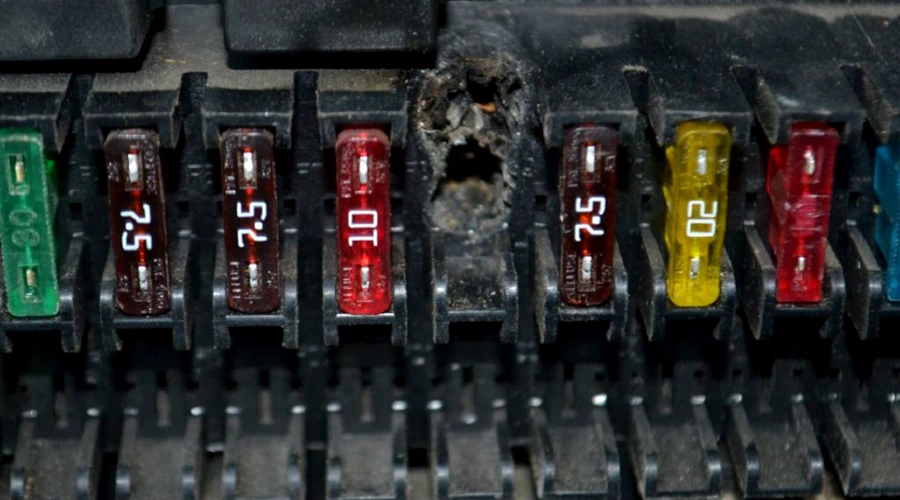 Замена предохранителей Фольксваген